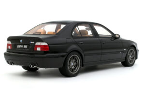 BMW M5 E39 Black Sapphire Metallic Otto 1:18 OT1338 Živica – obrázok 2 z 4