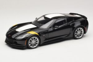 Chevrolet Corvette C7 Grand Sport Čierna s Bielymi Pruhmi AUTOart 1:18 71273 Kompozit