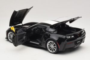 Chevrolet Corvette C7 Grand Sport Čierna s Bielymi Pruhmi AUTOart 1:18 71273 Kompozit – obrázok 5 z 8