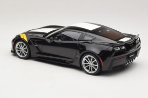Chevrolet Corvette C7 Grand Sport Čierna s Bielymi Pruhmi AUTOart 1:18 71273 Kompozit – obrázok 7 z 8