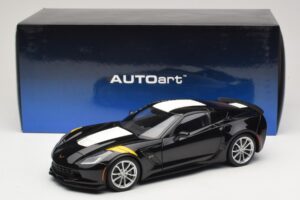 Chevrolet Corvette C7 Grand Sport Čierna s Bielymi Pruhmi AUTOart 1:18 71273 Kompozit – obrázok 8 z 8