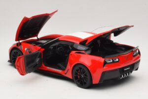 Chevrolet Corvette C7 Grand Sport Červená s Bielymi Pruhmi AUTOart 1:18 71274 Kompozit – obrázok 5 z 8