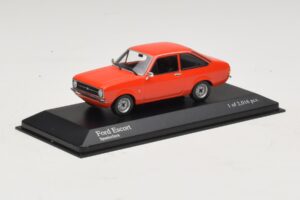 Ford Escort Mk2 Spanish Red Minichamps 1:43 400084100 Kov – obrázok 2 z 4