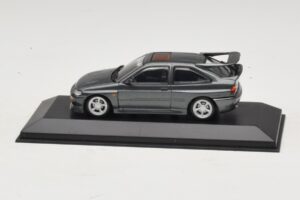 Ford Escort RS Cosworth Tmavo Zelená Metalíza Minichamps 1:43 430086300 Kov