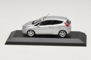 Ford Fiesta Mk7 Moondust Silver Metallic Minichamps 1:43 403088003 Kov