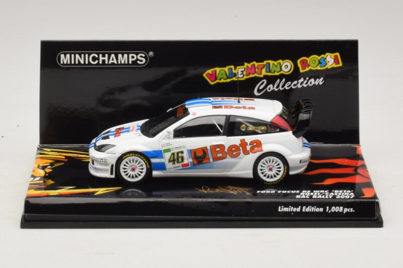 Ford Focus RS WRC #46 V. Rossi / C. Cassina RAC Rally 2007 Poškodená Škatuľa Minichamps 1:43 Ford Focus RS WRC #46 V. Rossi / C. Cassina RAC Rally 2007 Poškodená Škatuľa Minichamps 1:43 400078446-O1 Kov