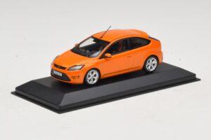 Ford Focus ST Mk2 Electric Orange Minichamps 1:43 400087302 Kov – obrázok 2 z 4