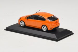 Ford Focus ST Mk2 Electric Orange Náhradná Škatuľa Minichamps 1:43 400087302-R1 Kov – obrázok 3 z 4