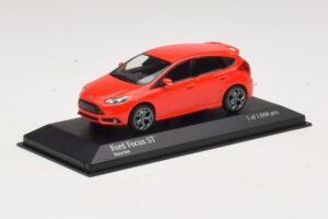 Ford Focus ST Mk3 Červený Minichamps 1:43 410081001 Kov – obrázok 2 z 4