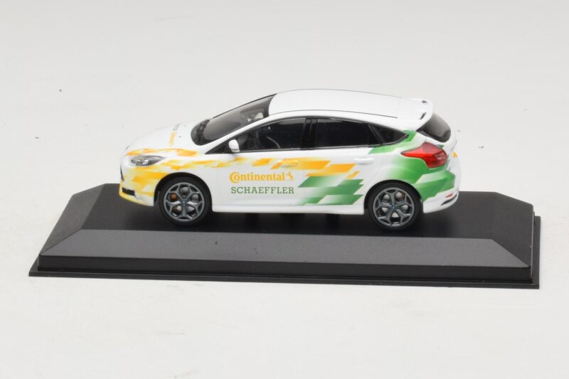 Ford Focus Technologické Auto GTC Continental Schaeffler Minichamps 1:43 Ford Focus Technologické Auto GTC Continental Schaeffler Minichamps 1:43 SCHAEFFLER001 Kov