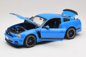 Ford Mustang Boss 302 S197 Modrá Shelby Collectibles 1:18 25414S Kov – obrázok 2 z 8
