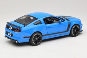 Ford Mustang Boss 302 S197 Modrá Shelby Collectibles 1:18 25414S Kov – obrázok 3 z 8