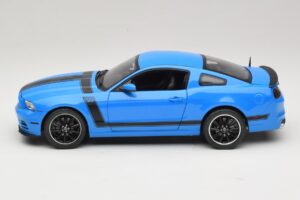 Ford Mustang Boss 302 S197 Modrá Shelby Collectibles 1:18 25414S Kov – obrázok 4 z 8