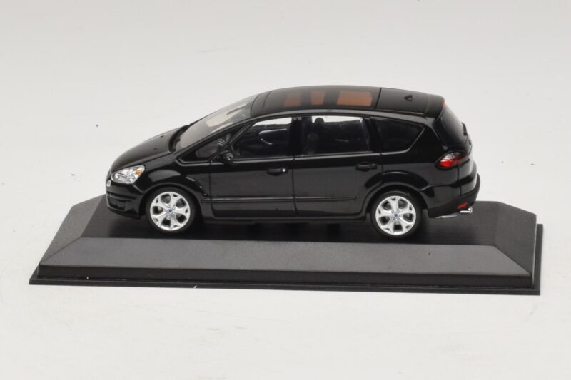 Ford S-Max Čierny Metalíza Minichamps 1:43 Ford S-Max Čierny Metalíza Minichamps 1:43 400085400 Kov