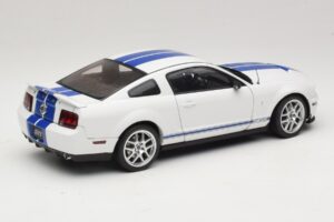 Ford Shelby Cobra GT500 Concept Biela s Modrým Pruhom AUTOart 1:18 73052 Kov – obrázok 3 z 8