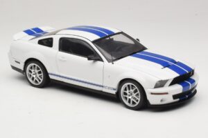 Ford Shelby Cobra GT500 Concept Biela s Modrým Pruhom AUTOart 1:18 73052 Kov – obrázok 6 z 8