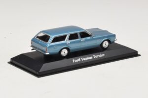 Ford Taunus TC Turnier Blue Metallic Maxichamps 1:43 940081311 Kov – obrázok 2 z 4