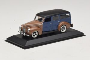 Ford V8 De Luxe Woody Station Wagon Hnedý Modrý Minichamps 1:43 400082112 Kov – obrázok 2 z 4