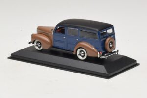 Ford V8 De Luxe Woody Station Wagon Hnedý Modrý Minichamps 1:43 400082112 Kov – obrázok 3 z 4