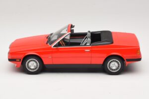 Maserati Biturbo Spyder Červený Minichamps 1:18 107123530 Živica – obrázok 3 z 6