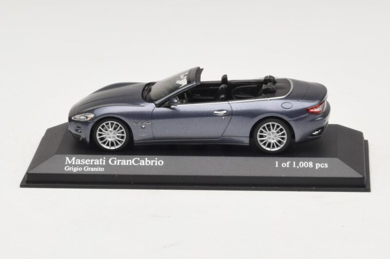 Maserati GranCabrio Sivá Metalíza Minichamps 1:43 Maserati GranCabrio Sivá Metalíza Minichamps 1:43 400123931 Kov