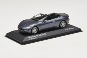 Maserati GranCabrio Sivá Metalíza Minichamps 1:43 400123931 Kov – obrázok 2 z 4