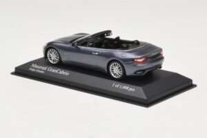 Maserati GranCabrio Sivá Metalíza Minichamps 1:43 400123931 Kov – obrázok 3 z 4