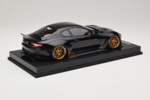 Maserati GranTurismo Liberty Walk Čierny so Zlatými Ráfkami AB Models 1:18 MAS-LB08-C Živica – obrázok 2 z 7