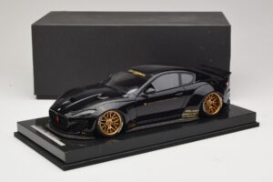 Maserati GranTurismo Liberty Walk Čierny so Zlatými Ráfkami AB Models 1:18 MAS-LB08-C Živica – obrázok 6 z 7