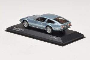 Maserati Indy Blue Metallic Minichamps 1:43 437123122 Kov – obrázok 3 z 4