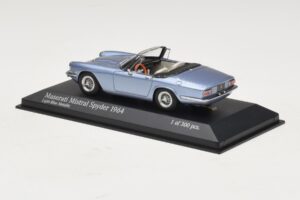Maserati Mistral Spyder Light Blue Metallic Minichamps 1:43 437123432 Kov – obrázok 3 z 4