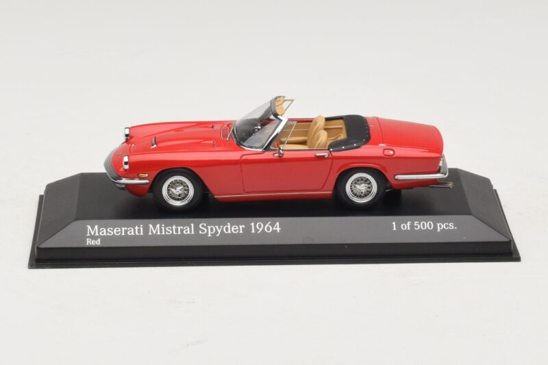 Maserati Mistral Spyder Červený Minichamps 1:43 Maserati Mistral Spyder Červený Minichamps 1:43 437123430 Kov
