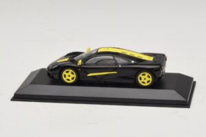 McLaren F1 Čierna So Žltými Pruhmi Minichamps 1:43 MCLAREN004 Kov – obrázok 3 z 4