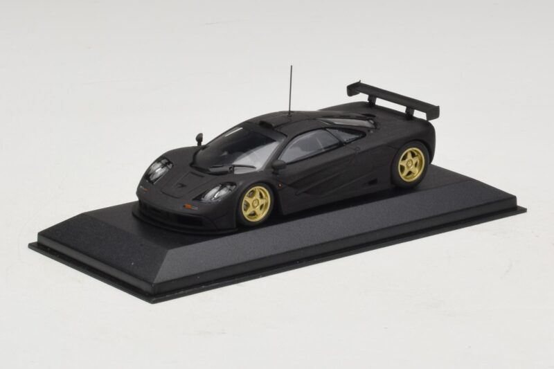 McLaren F1 GTR Prototype Čierna Matná So Zlatými Kolesami Minichamps 1:43 MCLAREN008 Kov