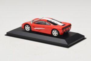 McLaren F1 Červená S Bielymi Pruhmi Minichamps 1:43 MCLAREN005 Kov – obrázok 2 z 4