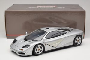 McLaren F1 Strieborný Minichamps 1:12 530133123 Kov – obrázok 8 z 8