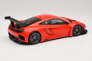 McLaren MP4-12C GT3 Červený 2013 Minichamps 1:18 151121392 Kov – obrázok 2 z 6