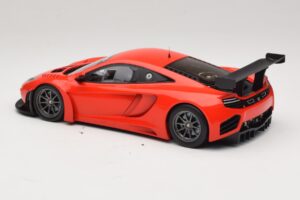 McLaren MP4-12C GT3 Červený 2013 Minichamps 1:18 151121392 Kov – obrázok 5 z 6