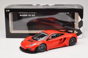 McLaren MP4-12C GT3 Červený 2013 Minichamps 1:18 151121392 Kov – obrázok 6 z 6