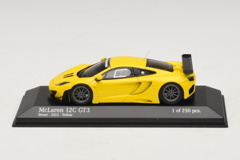 McLaren MP4-12C GT3 Street Žltý Minichamps 1:43 437121396 Kov