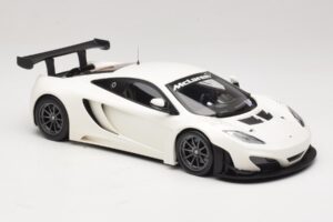 McLaren MP4-12C GT3 Biely 2013 Minichamps 1:18 151121394 Kov – obrázok 4 z 6