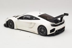 McLaren MP4-12C GT3 Biely 2013 Minichamps 1:18 151121394 Kov – obrázok 5 z 6