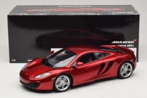 McLaren MP4-12C Červená Metalíza Minichamps 1:18 110133022 Kov – obrázok 8 z 8