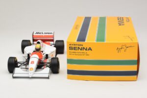McLaren MP4/8 Ford #8 A. Senna Winner European GP 1993 Minichamps 1:18 540931818 Kov – obrázok 3 z 7