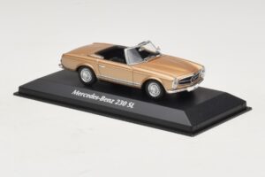 Mercedes 230 SL W113 Zlatá Metalíza Maxichamps 1:43 940032230 Kov – obrázok 3 z 4