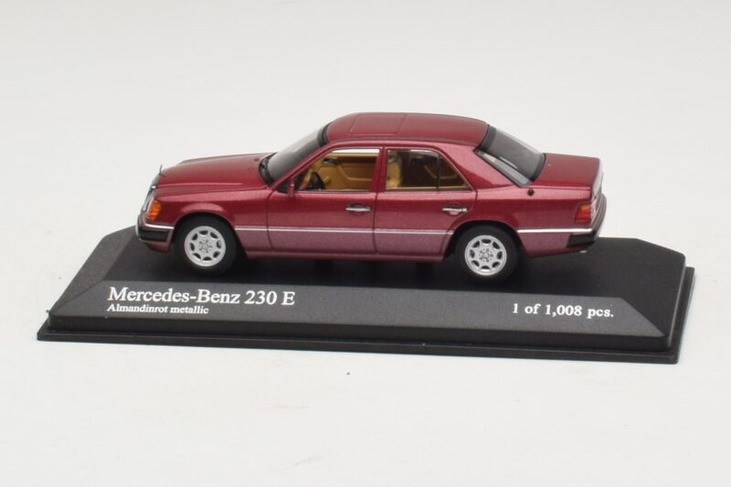 Mercedes 230E W124 Červená Metalíza Minichamps 1:43 Mercedes 230E W124 Červená Metalíza Minichamps 1:43 400037001 Kov
