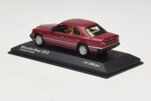 Mercedes 230E W124 Červená Metalíza Minichamps 1:43 400037001 Kov – obrázok 3 z 4