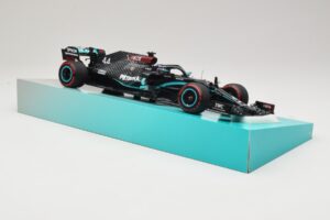 Mercedes AMG Petronas W11 EQ Performance #44 L. Hamilton 91st F1 Win Eifel GP 2020 Minichamps 1:18 113201144 Kov – obrázok 4 z 6