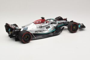 Mercedes AMG Petronas W13 E Performance #63 G. Russell Spanish GP 2022 Minichamps 1:18 110220063 Kov – obrázok 2 z 7