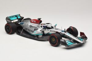 Mercedes AMG Petronas W13 E Performance #63 G. Russell Spanish GP 2022 Minichamps 1:18 110220063 Kov – obrázok 4 z 7